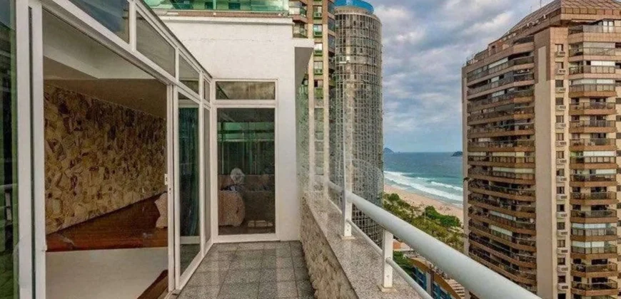 Cobertura Triplex de 4 quartos na Barra da Tijuca | Residencial Praia da Barra • Pronta