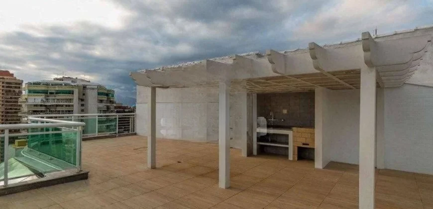 Cobertura Triplex de 4 quartos na Barra da Tijuca | Residencial Praia da Barra • Pronta