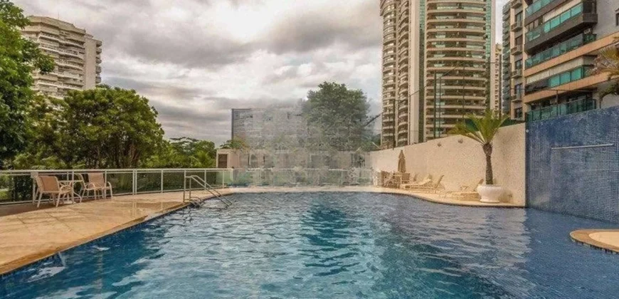 Cobertura Triplex de 4 quartos na Barra da Tijuca | Residencial Praia da Barra • Pronta