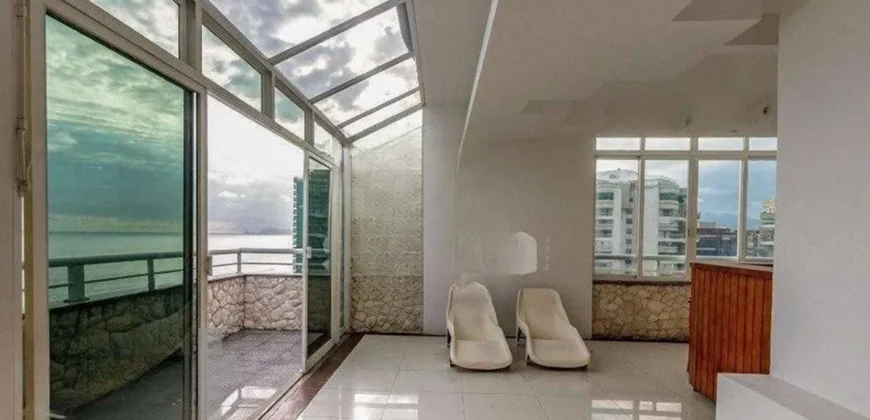 Cobertura Triplex de 4 quartos na Barra da Tijuca | Residencial Praia da Barra • Pronta