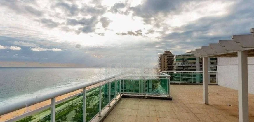 Cobertura Triplex de 4 quartos na Barra da Tijuca | Residencial Praia da Barra • Pronta