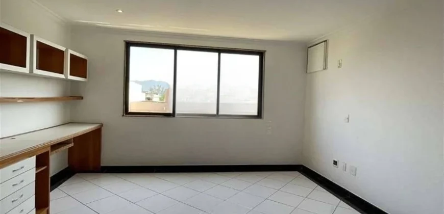 Casa de 4 quartos no Recreio dos Bandeirantes • Pronta