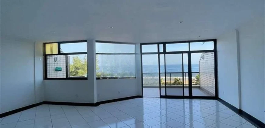 Casa de 4 quartos no Recreio dos Bandeirantes • Pronta
