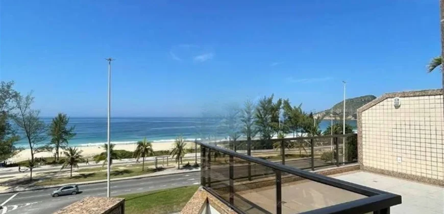 Casa de 4 quartos no Recreio dos Bandeirantes • Pronta
