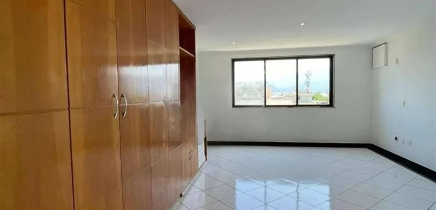 Casa de 4 quartos no Recreio dos Bandeirantes • Pronta