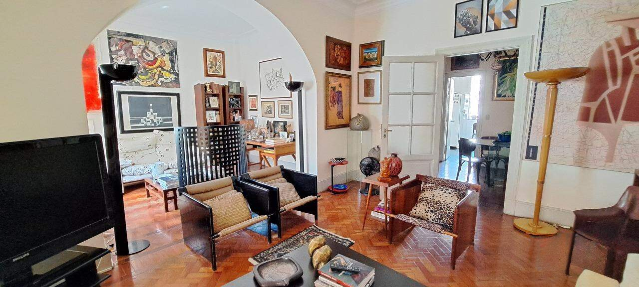 Apartamento de 2 quartos em Copacabana • Pronto