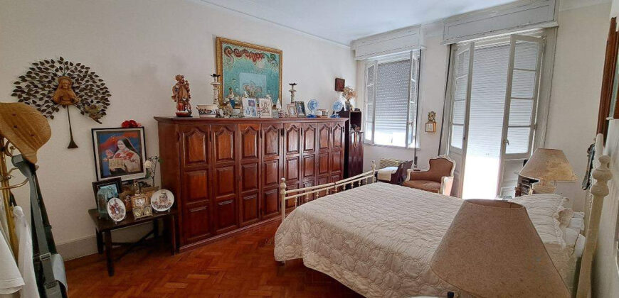 Apartamento de 2 quartos em Copacabana • Pronto