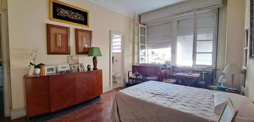 Apartamento de 2 quartos em Copacabana • Pronto