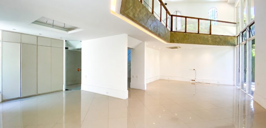 Casa de 5 quartos na Barra da Tijuca | Santa Helena • Pronta
