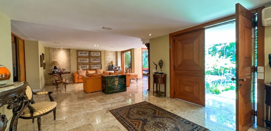 Casa de 4 quartos na Barra da Tijuca | Santa Helena • Pronta