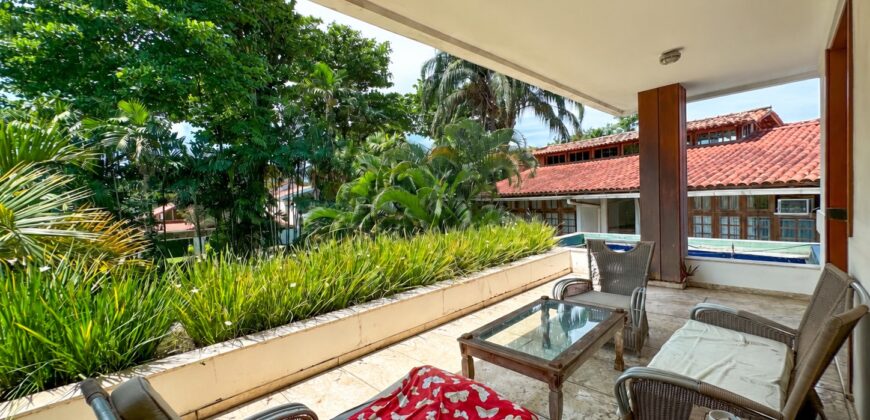 Casa de 4 quartos na Barra da Tijuca | Santa Helena • Pronta