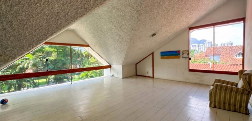 Casa de 4 quartos na Barra da Tijuca | Santa Helena • Pronta