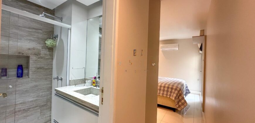 Apartamento de 2 quartos na Lagoa | Residence Lakefront Service • Pronto