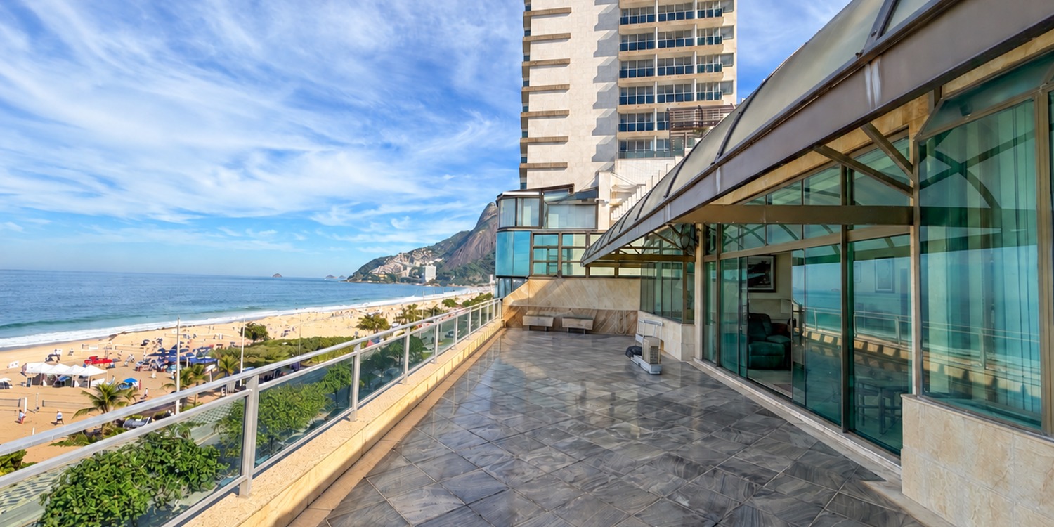 Cobertura de 3 quartos em Ipanema • Pronta